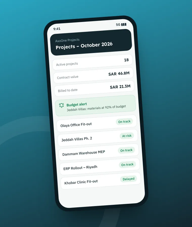 Site engineer submitting a daily report and timesheet on the AxoOne Projects mobile app